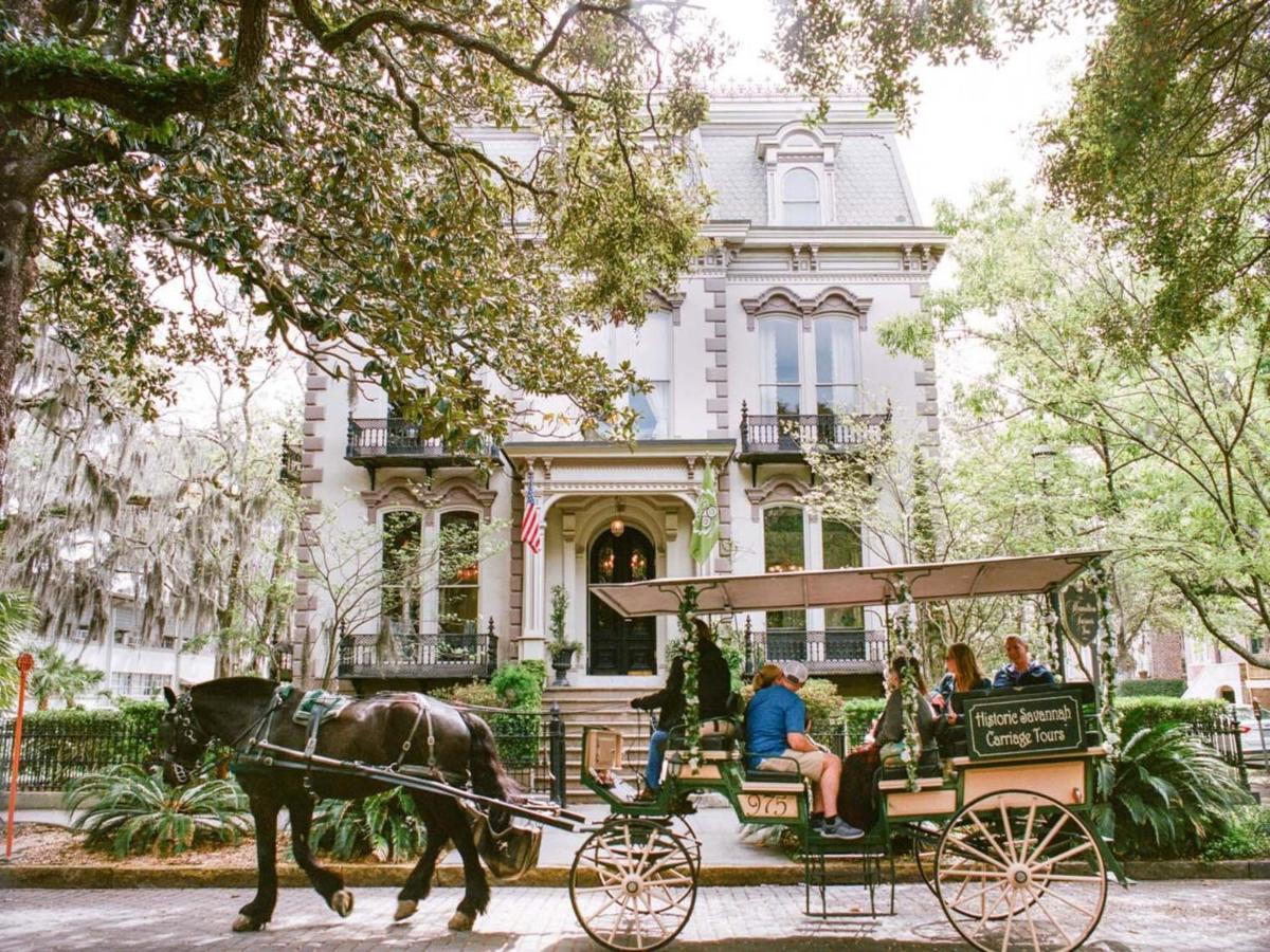 Southern Charmer-Historic District Downtown-Front Porch-Walk Score 90!!-Private Parking-1 Minute To Forsyth Park Саванна Екстер'єр фото