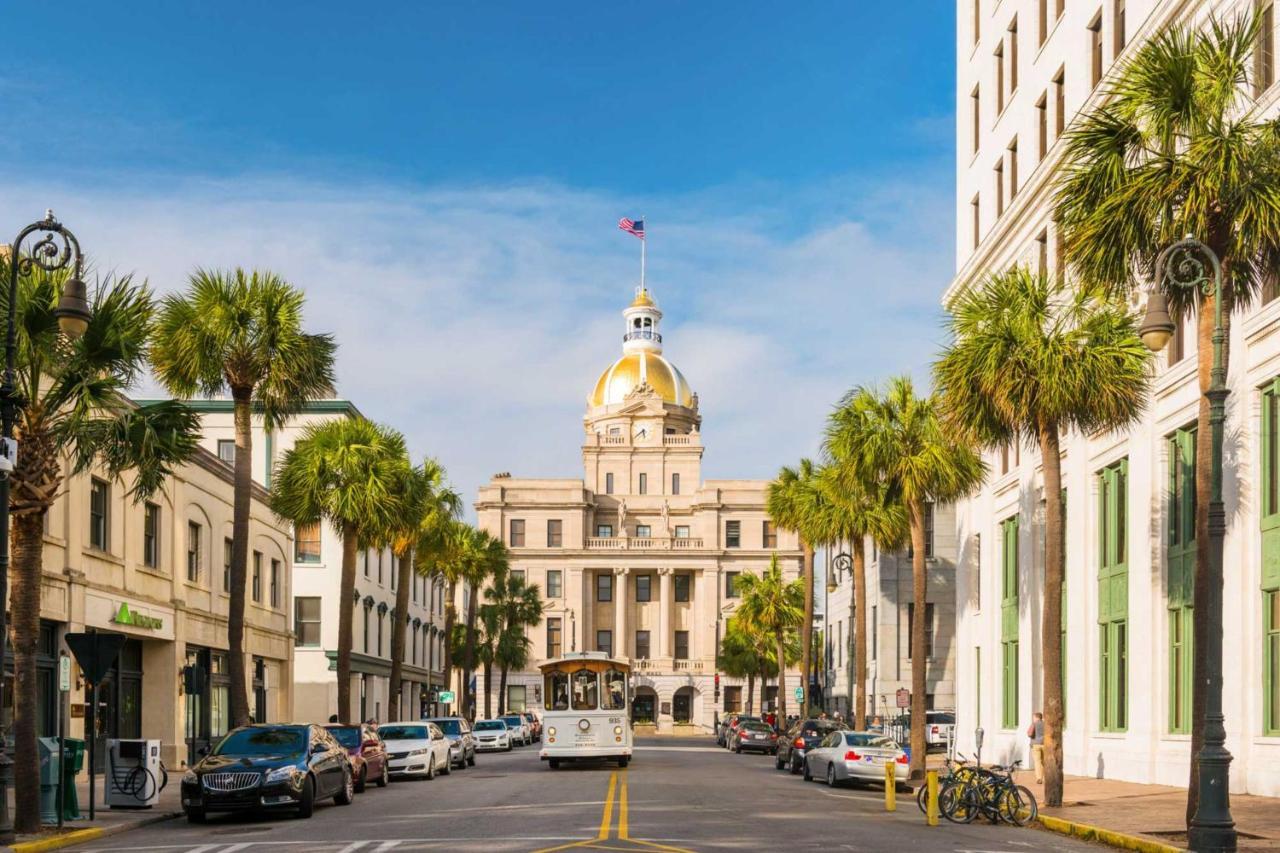 Southern Charmer-Historic District Downtown-Front Porch-Walk Score 90!!-Private Parking-1 Minute To Forsyth Park Саванна Екстер'єр фото