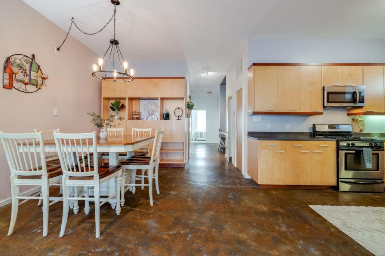 Southern Charmer-Historic District Downtown-Front Porch-Walk Score 90!!-Private Parking-1 Minute To Forsyth Park Саванна Екстер'єр фото